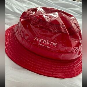 Red supreme bucket hat